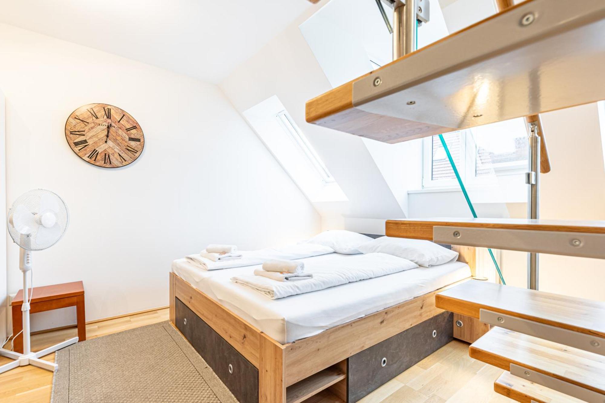 Penthouse Suites By Jr City Apartments Vienna Room photo